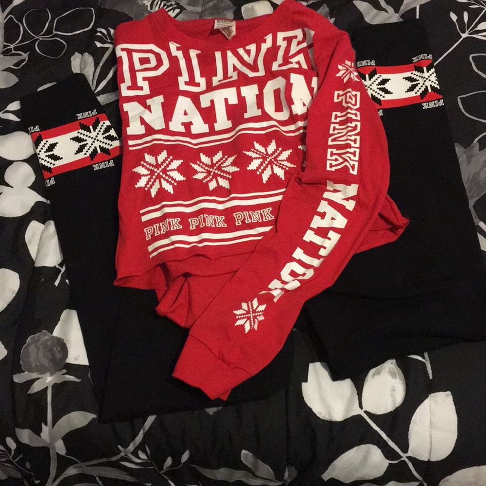 PINK christmas leggings and cropped shirt